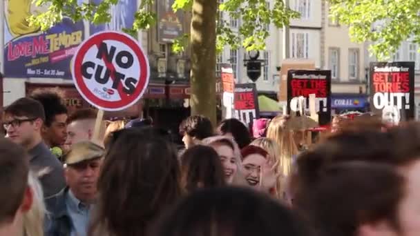 Manifestaciones Austeridad Reino Unido 2015 Bristol — Vídeo de stock