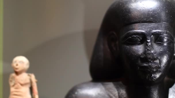 Antiguo Egipto Piedra Negra Faraón Escultura — Vídeo de stock