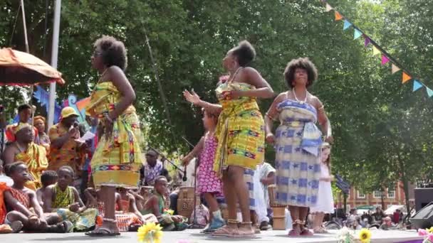 Bailarines Escenario Bristol Harbour Festival — Vídeo de stock