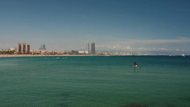 Stranden Barceloneta Sommaren Scenic Stadssilhuetten Maj — Stockvideo