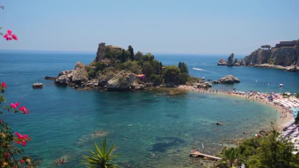 Gyönyörű Isola Bella Strandot Taormina Szicília Olaszország — Stock videók