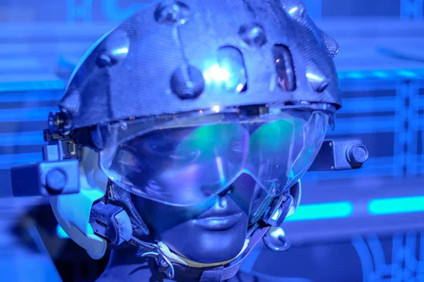 Nişan ile havacılık aygıtları kask