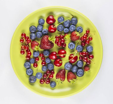 Meyve salatası düz sağlıklı yaşam için yatıyordu