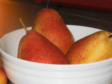 Armut beyaz bir kase