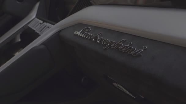 Lamborghini Interieur Camera Van Voorste Passagiersstoel Toepassingen Logo — Stockvideo