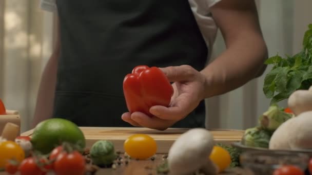 Professional Chef Prepares Red Green Bell Pepper Close Slow Motion — Stock Video