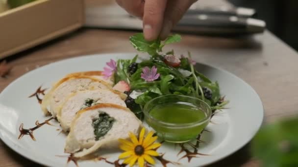 Serving Plate Spinach Chicken Roll Greens Oil — Stock Video