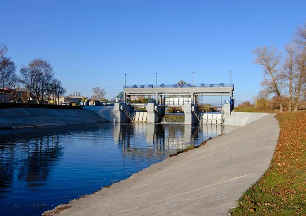 Zhuravlevskaya ウクライナ ハリコフ川ダム — ストック写真