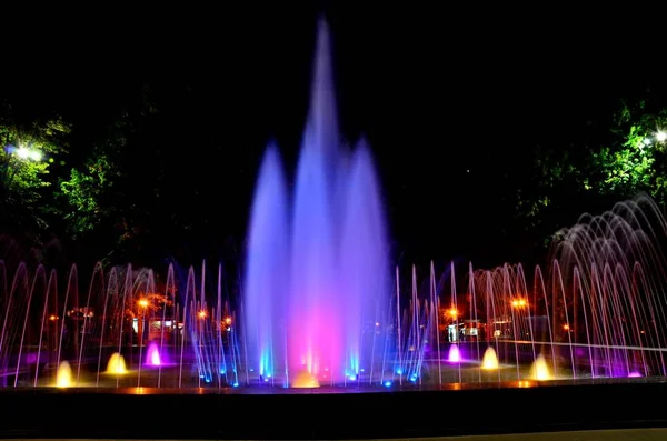 Beautiful Multi Colored Musical Fountain Kharkov Ukraine — Stock Photo, Image