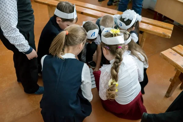 Belogorsk Region Kemerovo Maret 2018 Anak Anak Sekolah Duduk Lantai — Stok Foto