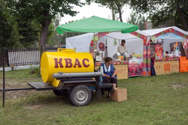 Shushenskoe, Krasnoyarsk Bölgesi, Rf - Temmuz 14,2018: taslak Kvas Intl Festivali müzik ve el sanatları 