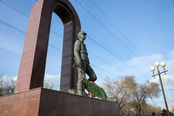 Красноярськ Травня 2018 Пам Ятник Igarskaya Вулиці Міста Красноярська Воїнів — стокове фото