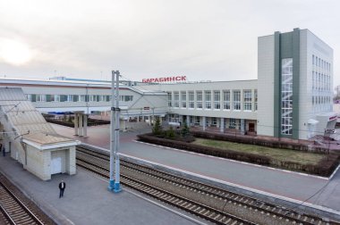 Ünlü Trans-Sibirya Demiryolu üzerinde yer alan Barabinsk Sibirya şehir bir tren istasyonu. Novosibirsk bölgesi. Rusya.