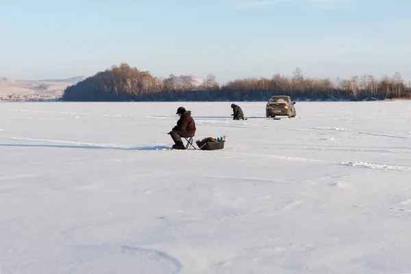 Village Parnaya Krasnoyarsk Region January 2019 Two Fishermen Catch Fish — Stok fotoğraf