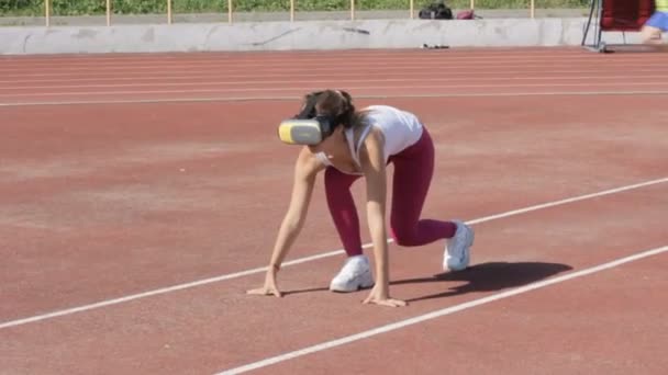 Žena Cvičit Letní Stadion — Stock video