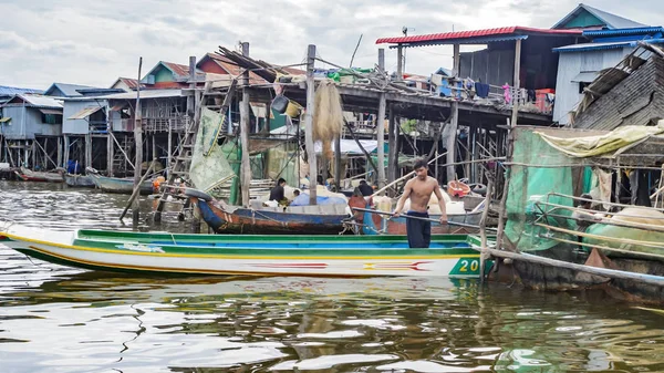 Tonle Sap Lake, pueblo — Foto de Stock
