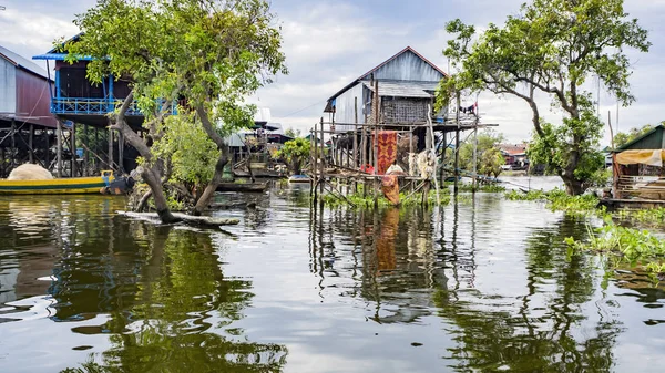 Tonle Sap Lake, pueblo — Foto de Stock