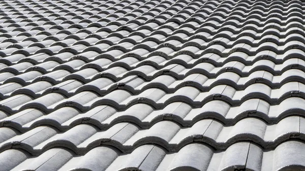 Telha preta telhado, casa nova — Fotografia de Stock