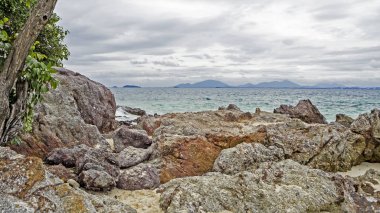 Kayalar ve okyanus, Asya beach