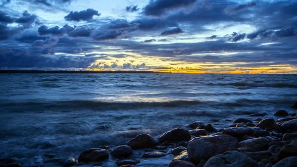 Escena oceánica. Hermoso atardecer , — Foto de Stock