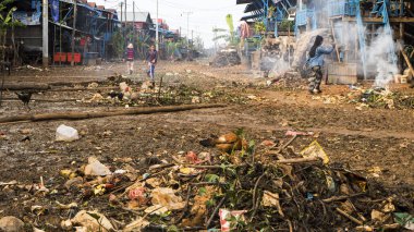 Asya peaple yürüyüş