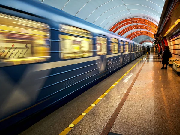 Blue train in motion,  subway station — Stock Photo, Image