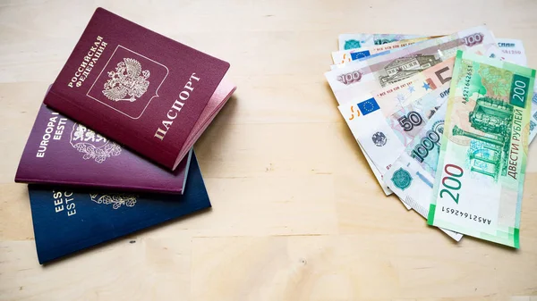 Passaportes da Estónia e da Rússia — Fotografia de Stock