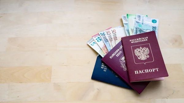 Passaportes da Estónia e da Rússia — Fotografia de Stock