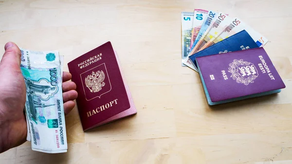 Подвійне громадянство з Естонією та Росією — стокове фото