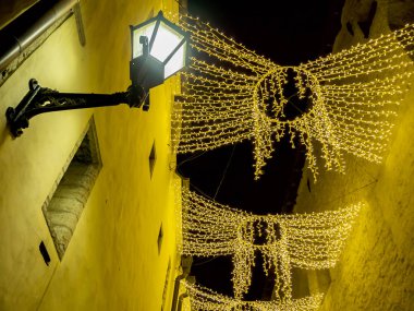 Noel eski sokak Tallinn için dekore edilmiş