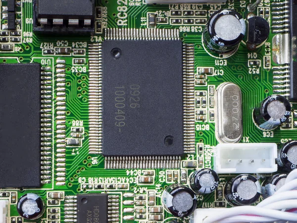 Elektronik devre kartı kapanıyor.