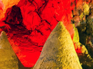 Arka plan kumaş kırmızı rengi. Tissular