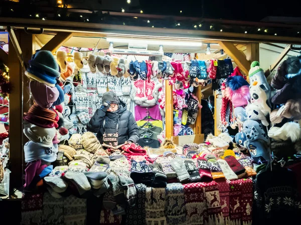 Julmarknad på Rådhustorget i Tallinn. — Stockfoto