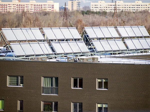 Paneles solares en la azotea — Foto de Stock