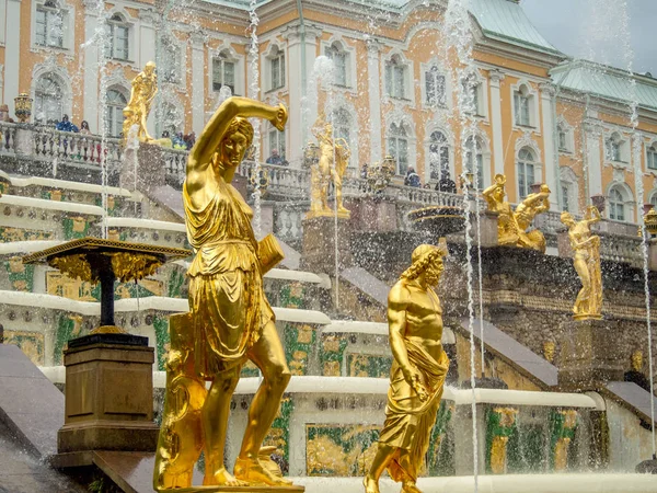 Palais et jardins à Peterhof — Photo