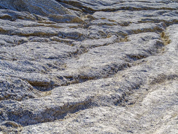 エストニアのラムムのクォーリーを放棄 白い砂と石の山 石灰岩採石場の浸食 サンディ — ストック写真