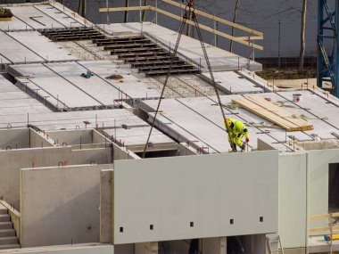 Vinç bina çok katlı ev ile Müteahhitler. 