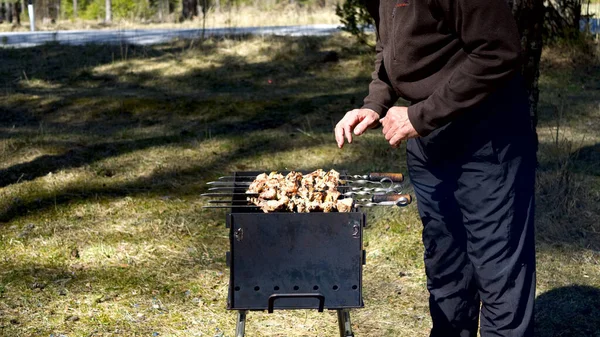 Grill mit Feuer — Stockfoto