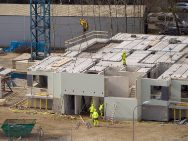 Vinç bina çok katlı ev ile Müteahhitler. 