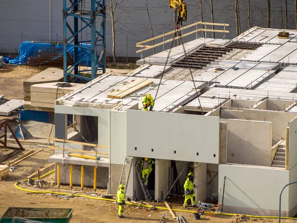 Vinç bina çok katlı ev ile Müteahhitler. 