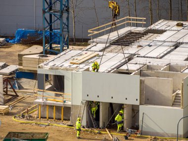 Vinç bina çok katlı ev ile Müteahhitler. 