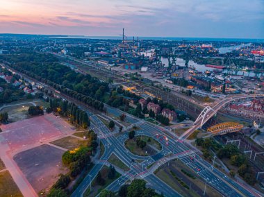 Geceleri Gdansk Grunwaldzka sokak