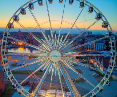 Ferris whell Gdansk gece