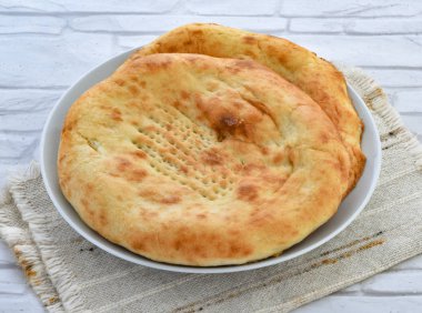 Taftan, lezzetli, yumuşak ve kabarık düz ekmek
