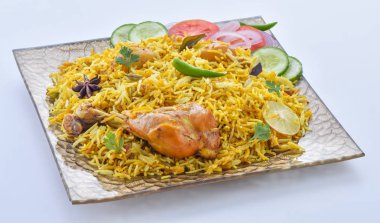Biryani tabağı, yemek hazır taze tavuk ve tavuk Biryani sıcak