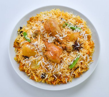 Lezzetli ve baharatlı tavuk Biryani