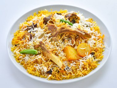 Koyun eti lezzetli ve baharatlı Biryani