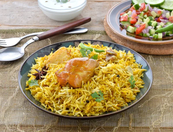 Fűszeres Száj Itatási Csirke Biryani Készített Csirke Teljes Fűszerek — Stock Fotó