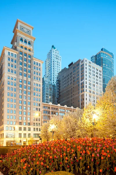 Şehir merkezindeki binalara Michigan Avenue, Chicago, Illinois, ABD