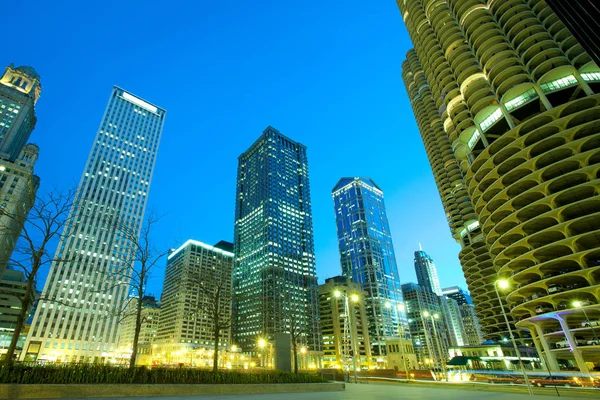 Будинки Wacker Drive Березі Річці Чикаго Чикаго Іллінойс Сша — стокове фото